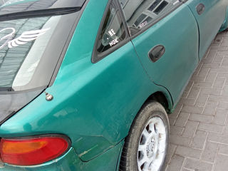 Mazda 323 foto 2