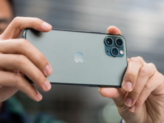 iPhone 11 Pro Max 64 GB de la 407 lei pe lună! Ca nou!