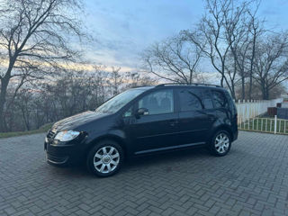 Volkswagen Touran foto 8