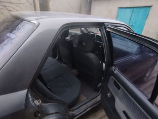 Mazda 323 foto 2