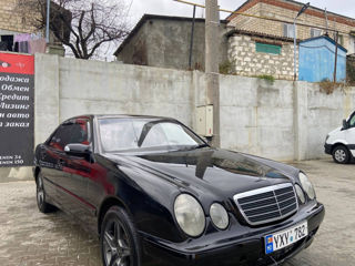 Mercedes E-Class foto 4