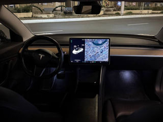 Tesla Model 3 foto 8