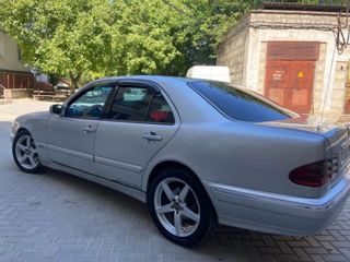 Mercedes E-Class foto 4