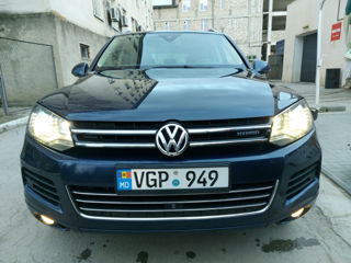 Volkswagen Touareg foto 1