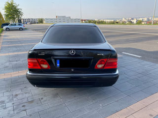 Mercedes E-Class foto 5