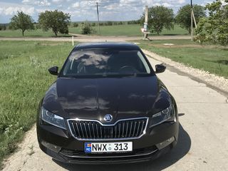 Skoda Superb foto 1