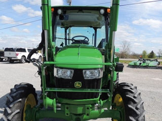 Vand tractor John Deere 5055E foto 6