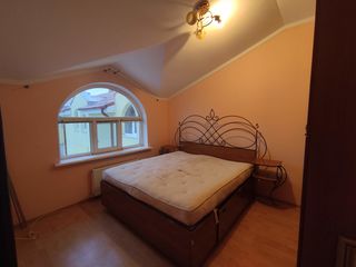 Apartament cu 4 camere, 97 m², Buiucani, Chișinău foto 3