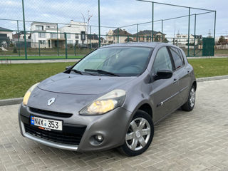 Renault Clio foto 1