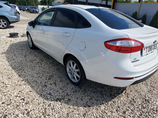 Ford Fiesta foto 5