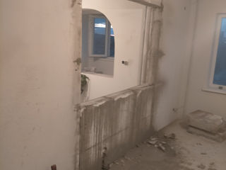 Gaurirea cu diamant pentru hota și ventilații demolare beton armat monolit distrugerea betonului 8 foto 9