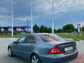 Mercedes C-Class foto 6