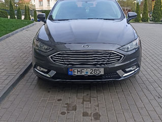 Ford Fusion foto 2