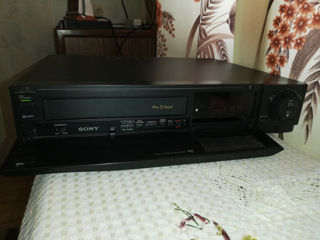 SONY SLV-330 Video Cassette Recorder.