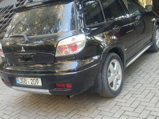 Mitsubishi Outlander foto 4