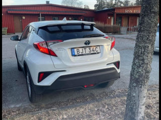 Toyota C-HR foto 2