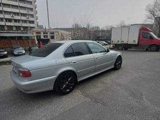 BMW 5 Series foto 4