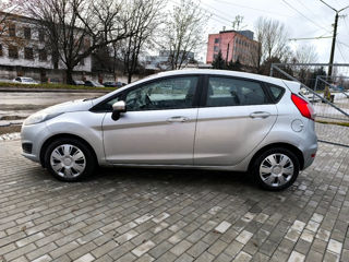 Ford Fiesta foto 4