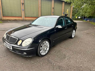 Mercedes E-Class foto 1