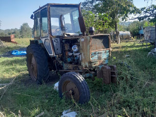 Se vinde tractorul