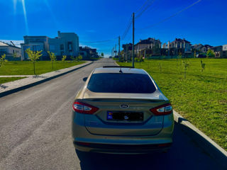 Ford Fusion foto 6