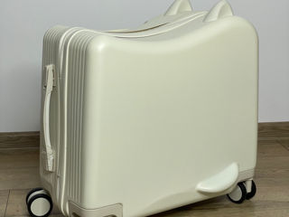 Детский чемодан на котором можно ездить . foto 8