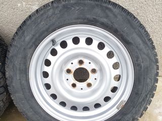 Зимняя резина  195/65 R15 с дисками отличное состояние foto 2