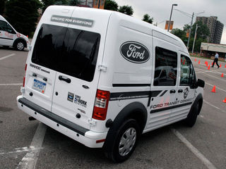 Ford Transit Conect Dezmembrare foto 1