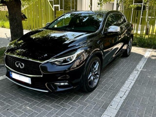 Infiniti Q30