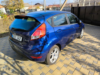 Ford Fiesta foto 4