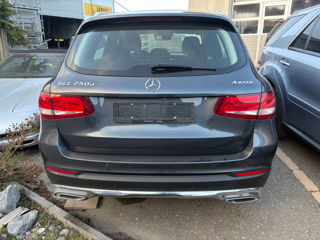 Mercedes GLC foto 9