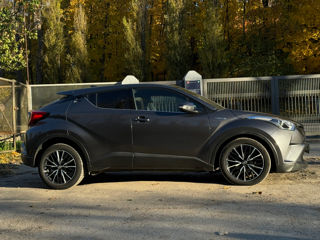 Toyota C-HR foto 3