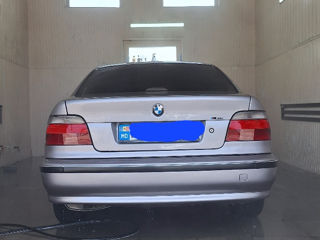 BMW 5 Series foto 7