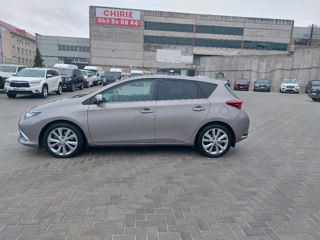 Toyota Auris foto 2