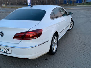 Volkswagen Passat CC foto 2