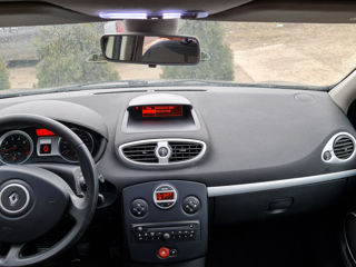 Renault Clio foto 11