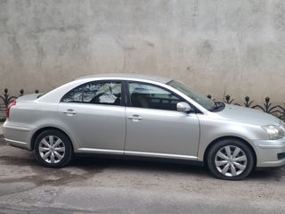 Toyota Avensis foto 6