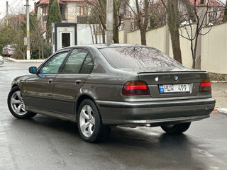 BMW 5 Series foto 5