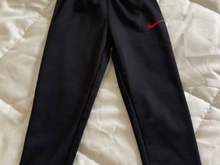 Pantaloni sport Nike 5/6 ani foto 3