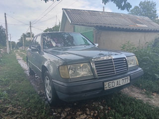 Mercedes Series (W124) foto 2