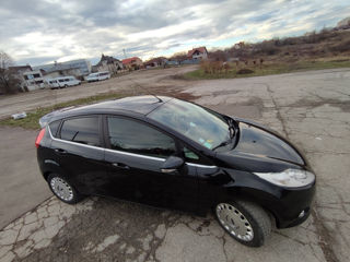 Ford Fiesta 5D foto 6