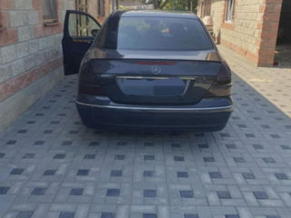 Mercedes E-Class foto 3