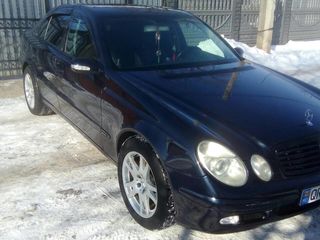 Mercedes E Class foto 2