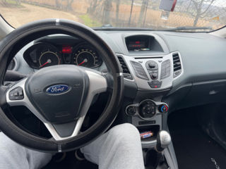 Ford Fiesta foto 5