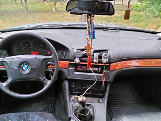 BMW 5 Series foto 6