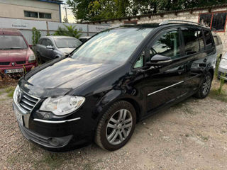 Volkswagen Touran foto 3