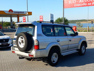 Toyota Land Cruiser Prado foto 4