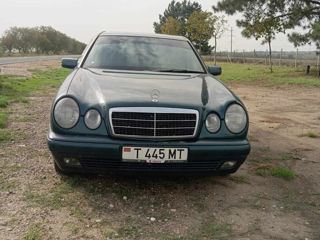 Mercedes E-Class foto 5