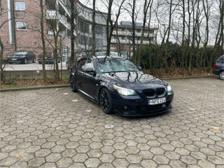 BMW 5 Series foto 10