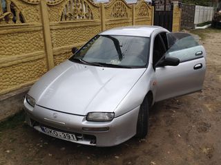 Mazda 323 foto 5